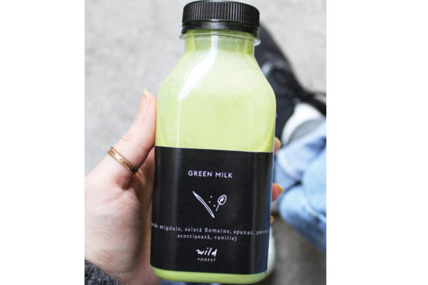 Lapte de migdale, spanac si patrunjel Green Milk