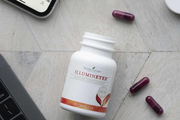 Complex de vitamine pentru sănătatea ochilor IlluminEyes Young Living 30 capsule - imagine 3