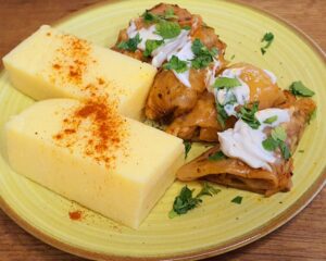 Sarmale vegane / de post cu mămăligă și dressing de caju 500 gr