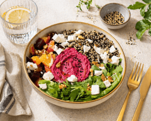 Salata de quinoa cu sfecla rosie si portocala GoVeggie