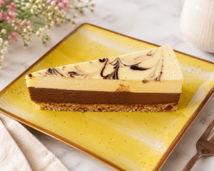 Tort raw cu pepene galben și ciocolată fără gluten fără zahăr 110 gr